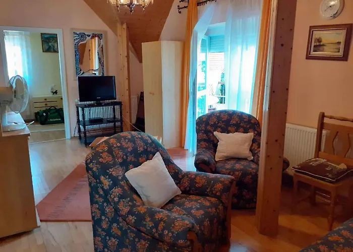 In 18329 バラトンフェニヴェシュ